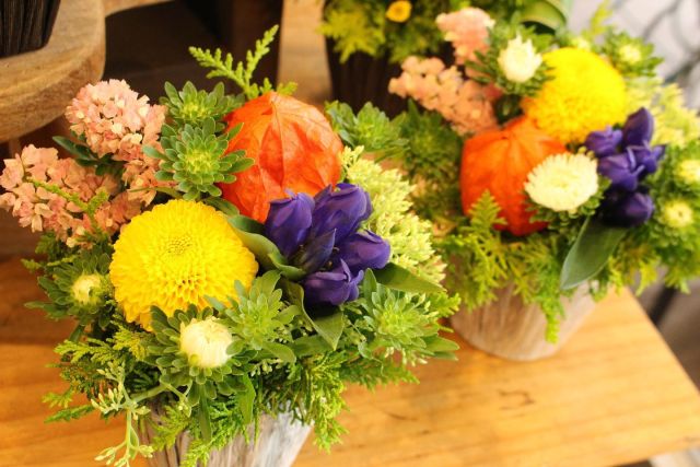 お盆花、販売しています！🪷  フォレオ大津一里山サウスコートで、お盆花の特設販売を開催しています✨  毎年人気の仏花や盛花は数量限定、なくなり次第終了となります。  お墓参りはもちろん、御供や帰省の手土産にもおすすめです😊ぜひ、ichica へお越しください💕  @ichica_flower @ichica_branch @branch_otsukyo_official @foleo_otsuichiriyama  #flower #produce #ichica #花のある暮らし #滋賀県 #大津市 #花屋  #フォレオ大津一里山 #ブランチ大津京 #大津花屋 #flowerproduceichica #お盆花